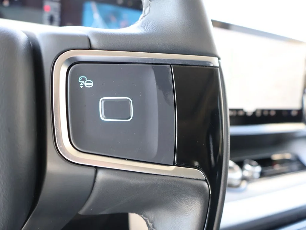 Certified Used 2025 Black Metallic Ford Platinum image 31