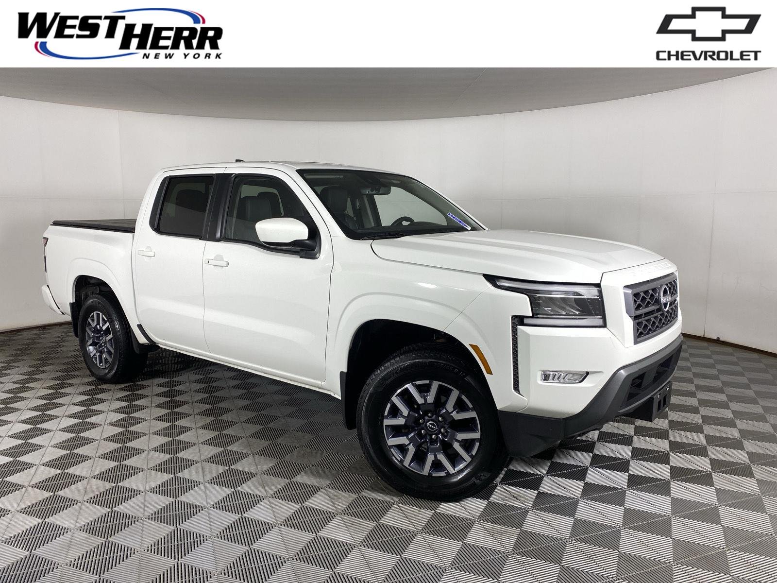 Used 2024 Glacier White Nissan SL image 1