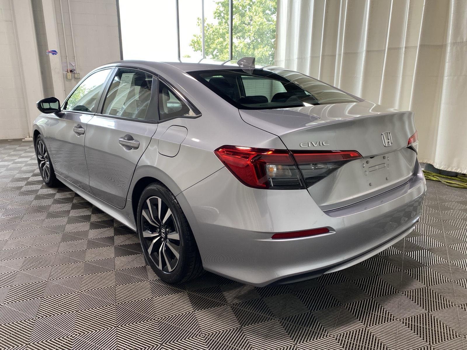 Used 2024 Lunar Silver Metallic Honda EX image 10