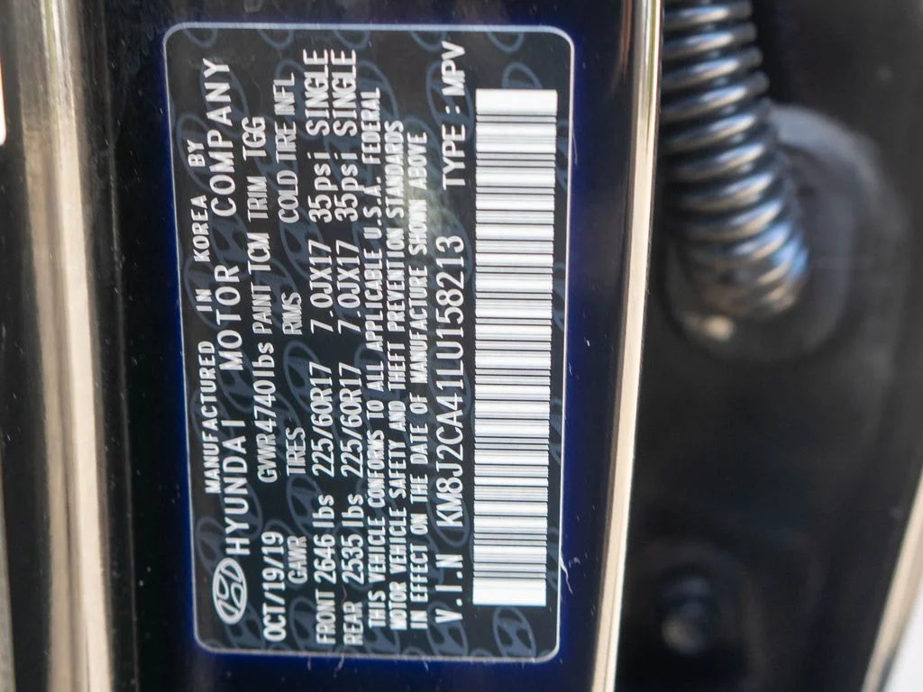 Used 2020 Black Hyundai SE image 34