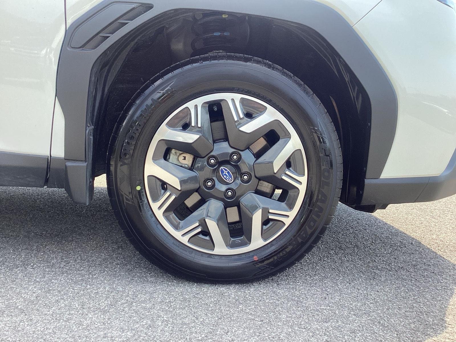 New 2026 Crystal White Pearl Subaru Premium image 9