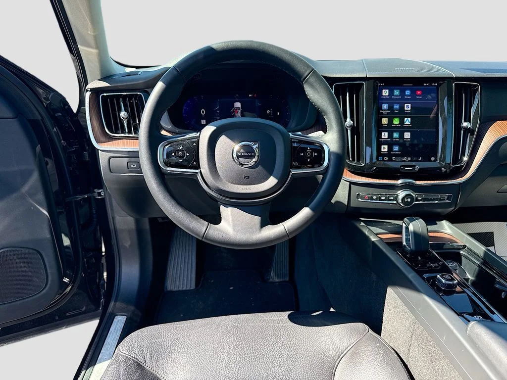 2024 Volvo XC60 Plus - Photo 20