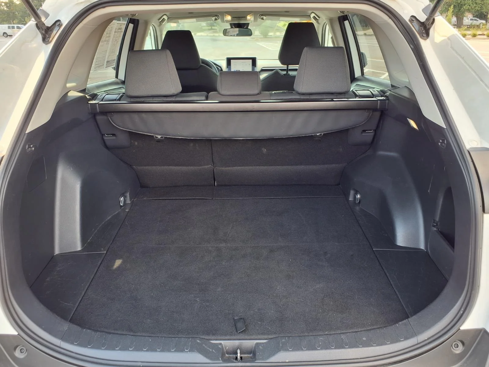 Used 2025 Ice Cap Toyota XLE image 22