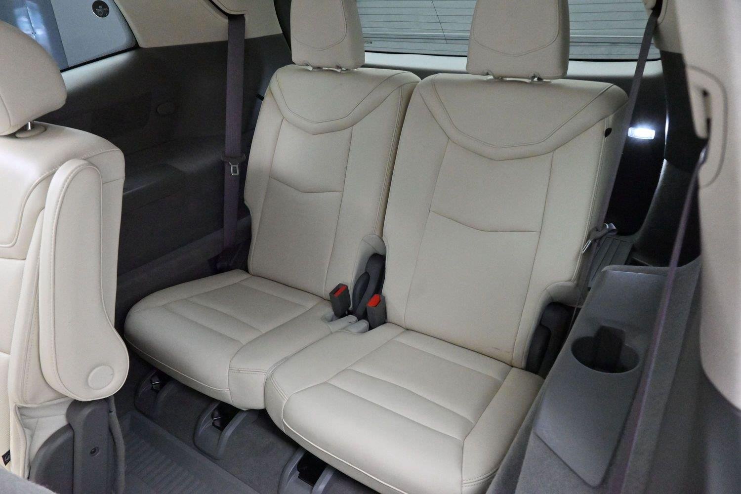 Used 2020 CRYSTAL WHITE TRICOAT Cadillac AWD Premium Luxury image 32