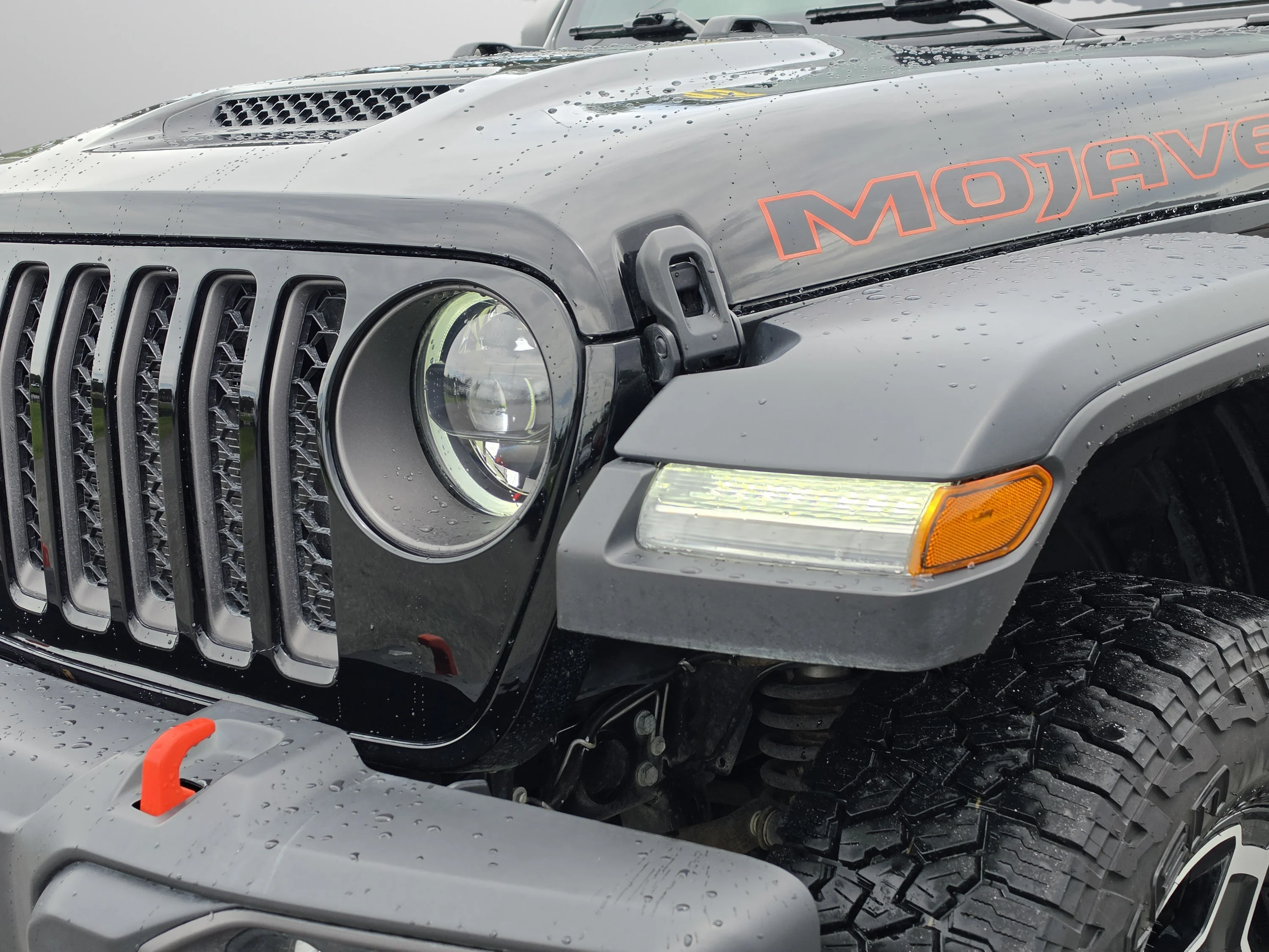Used 2023 Black Clearcoat Jeep Mojave image 13