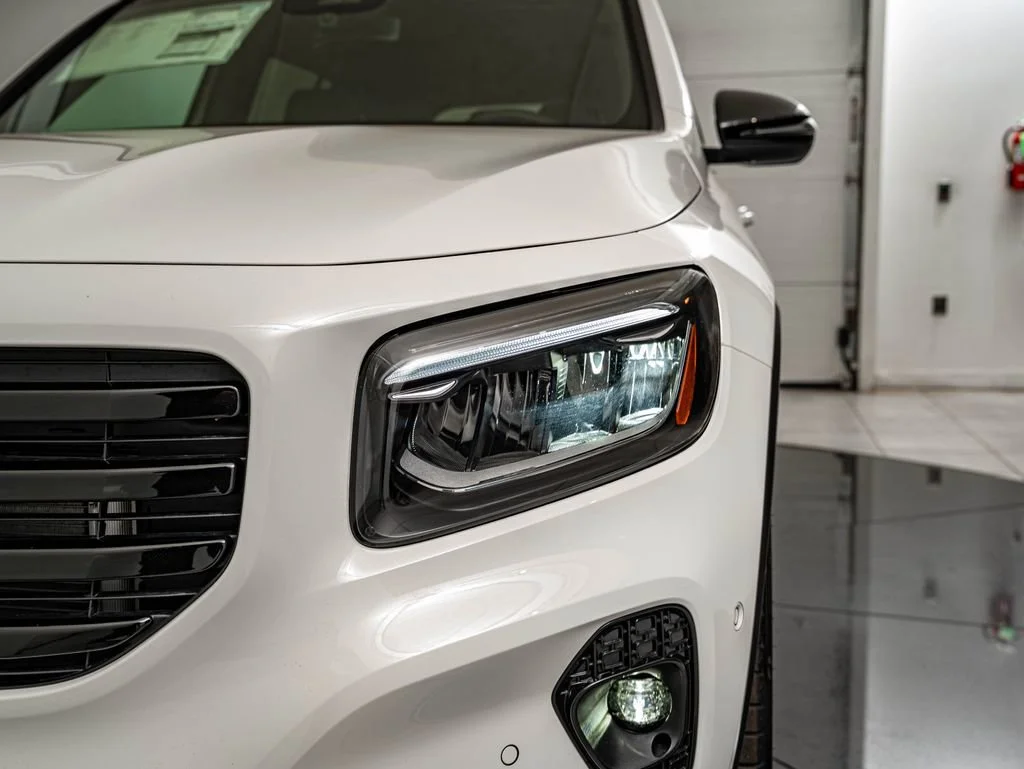 New 2026 Polar White Mercedes-Benz GLB 250 image 13