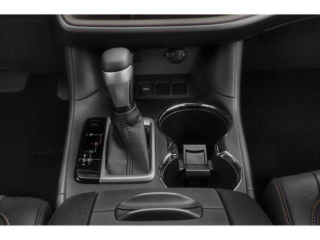 Used 2015  Toyota Limited image 11
