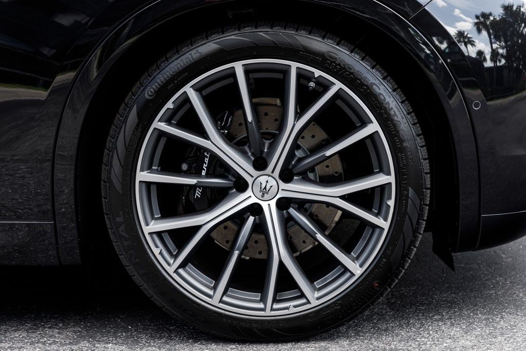 New 2026 Black Maserati Modena V6 image 39