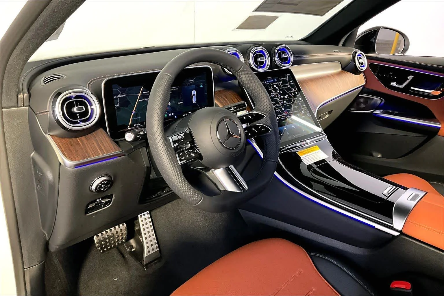 New 2026 Polar White Mercedes-Benz GLC 300 image 9