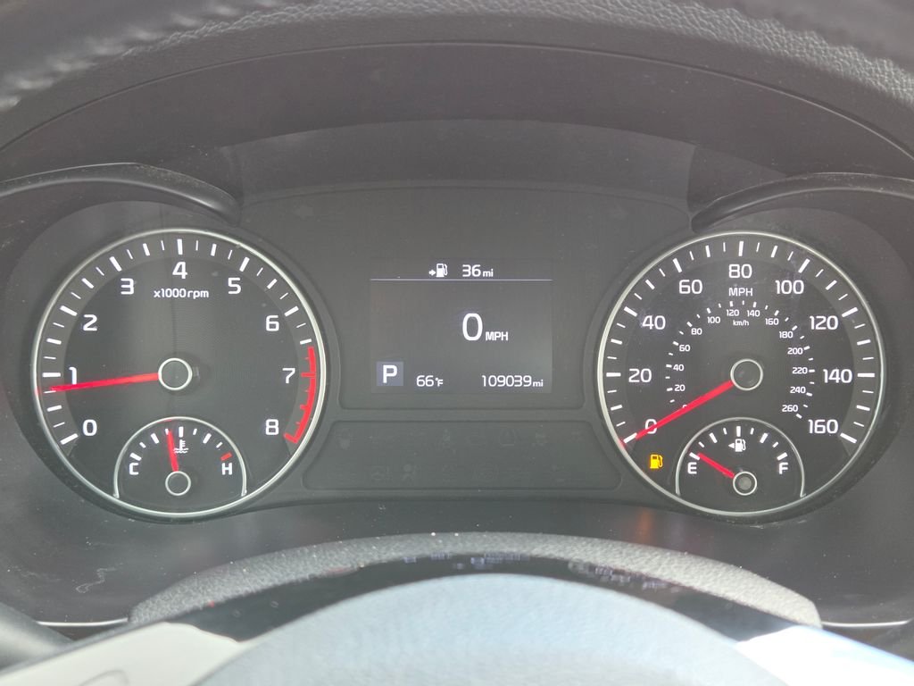 Used 2019 White Kia S image 23