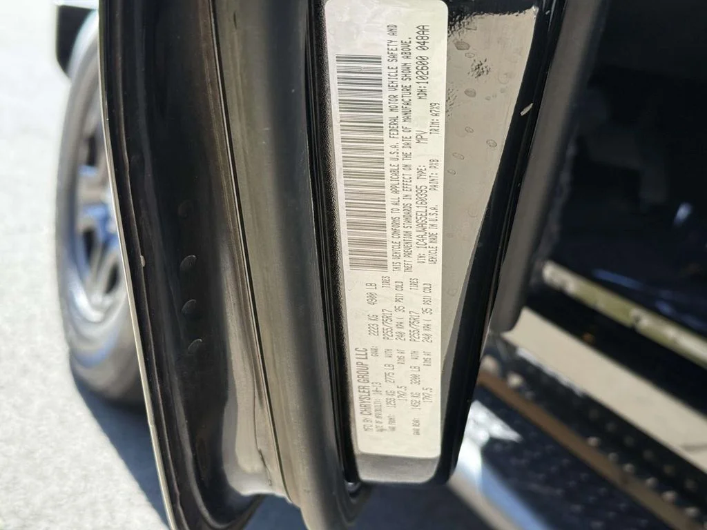 Used 2014 Black Jeep Sport image 32