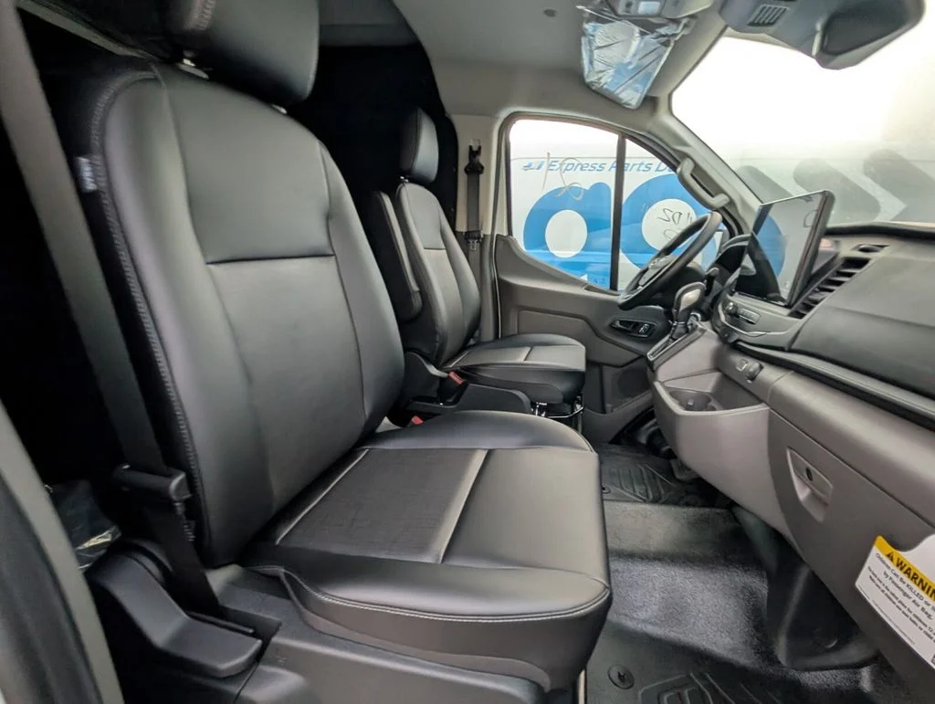 New 2026 Oxford White Ford Cargo Van image 5