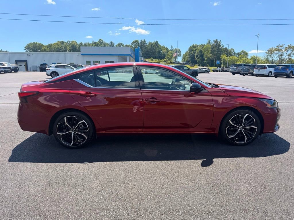 2024 Nissan Altima SR - Photo 11