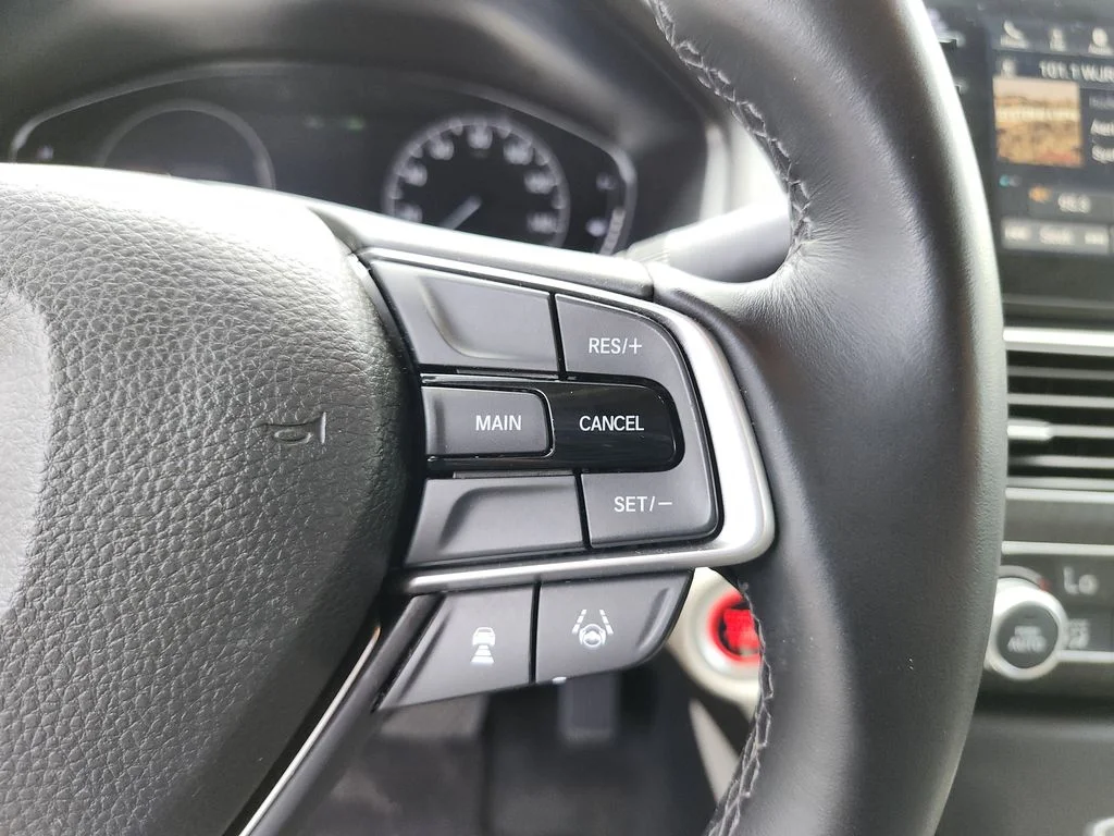 Used 2019 White Honda EX-L image 26