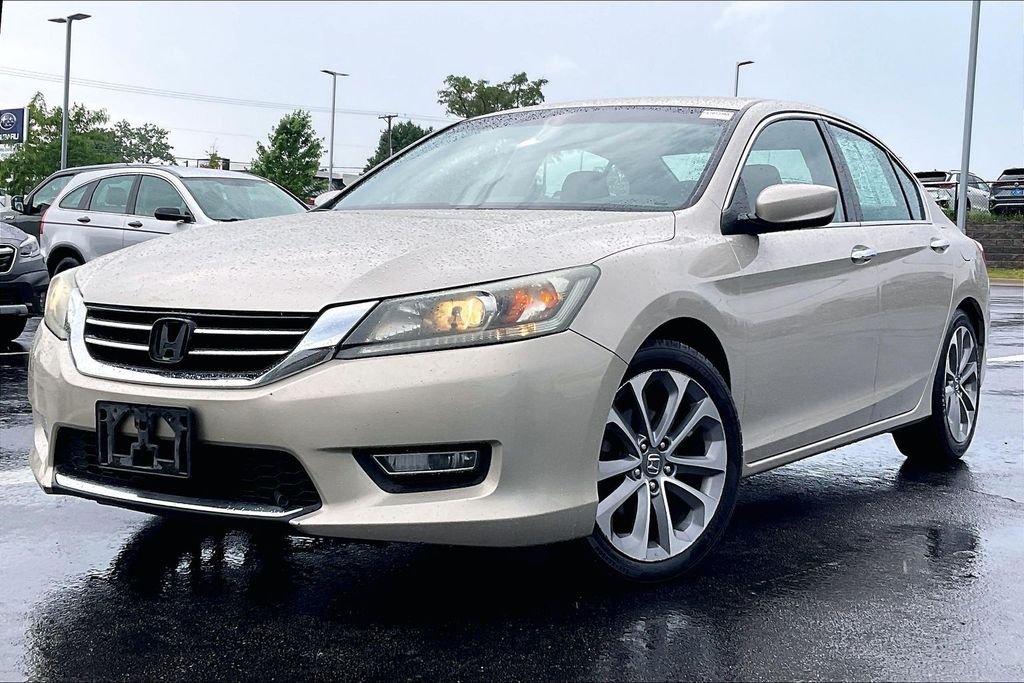 Used 2013 Beige Honda Sport image 11