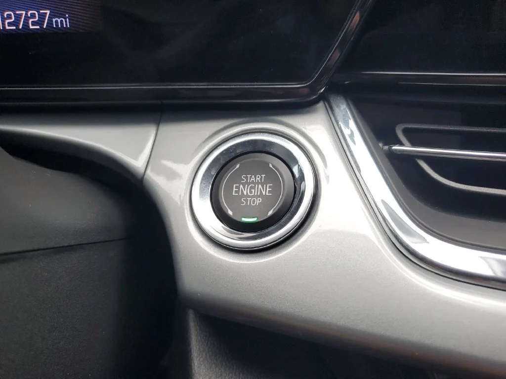 Used 2025 Mosaic Black Metallic Chevrolet LT image 25