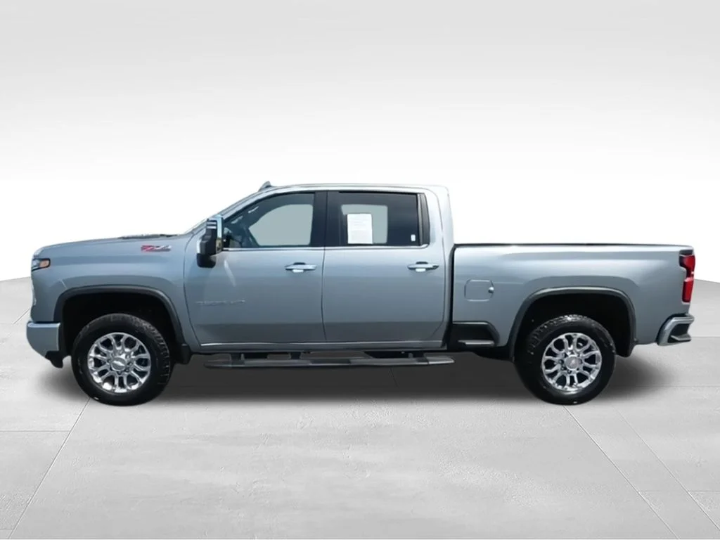 Used 2025 Gray Chevrolet LTZ image 5
