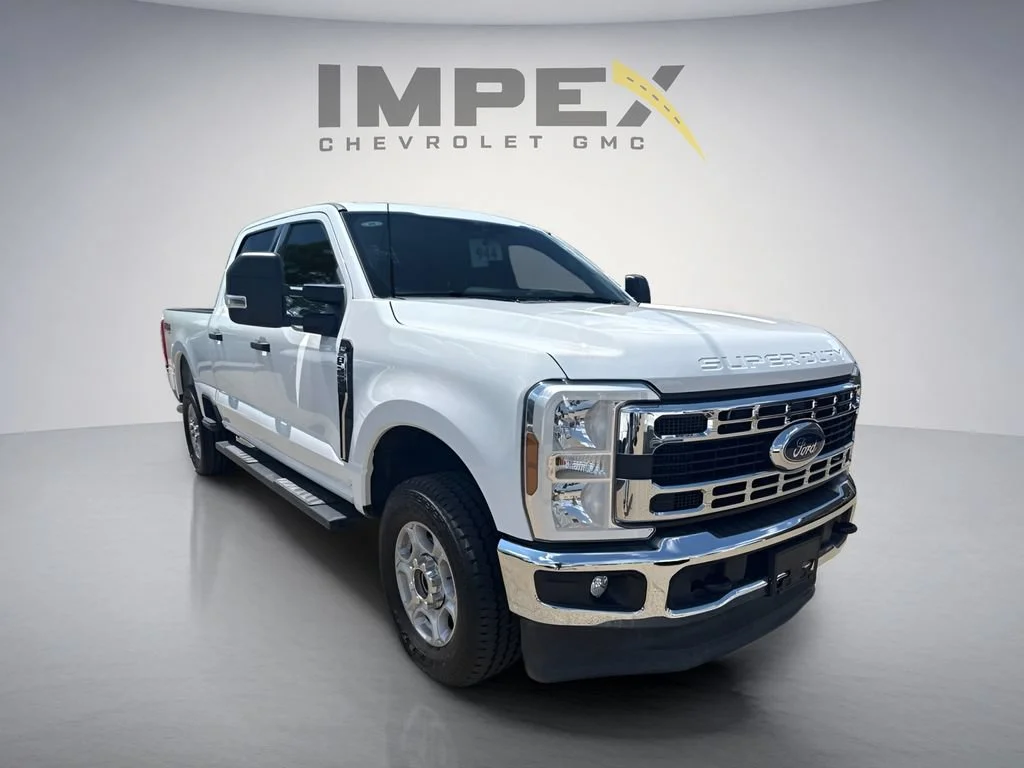 Used 2025 White Ford XL image 5