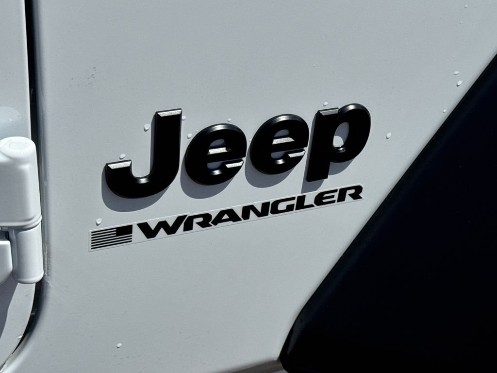 New 2026 Bright White Clear-Coat Exterior Paint Jeep Sport image 8