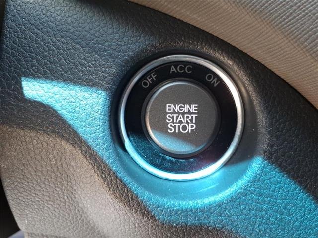 Used 2014 Moonstone Silver Hyundai 2.4L Premium image 28