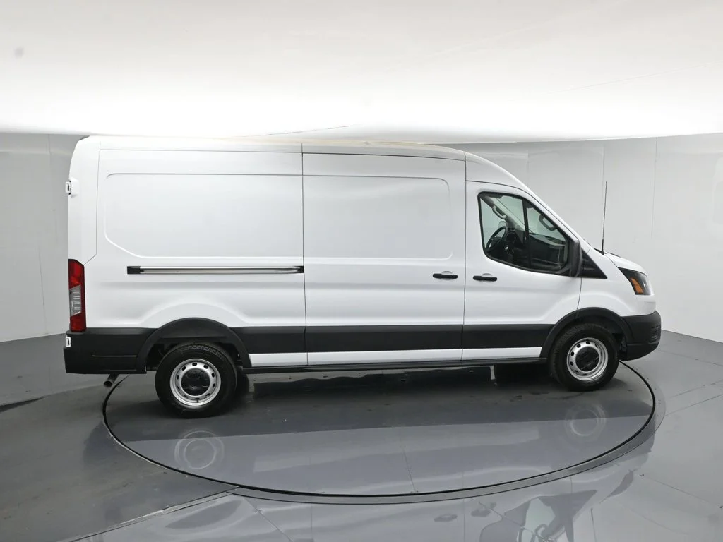 New 2026 Oxford White Ford Base image 39