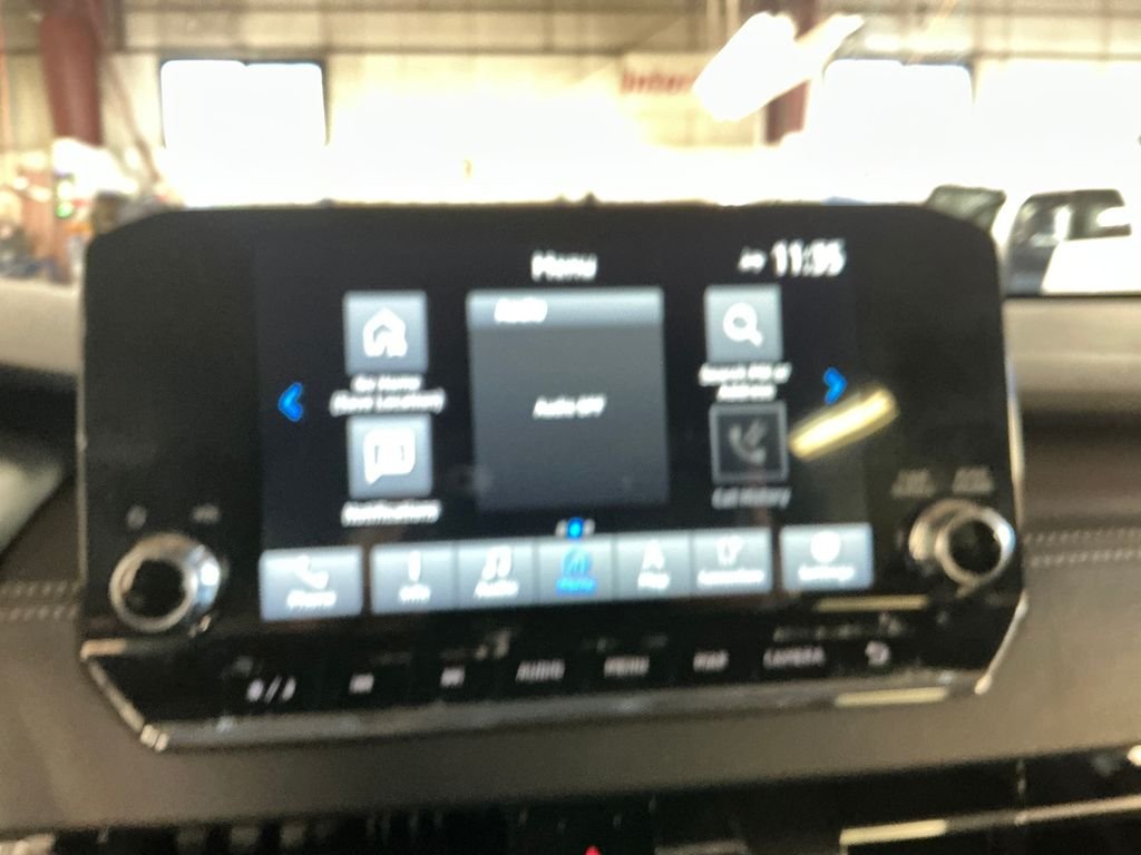 Used 2024  Mitsubishi SE image 21