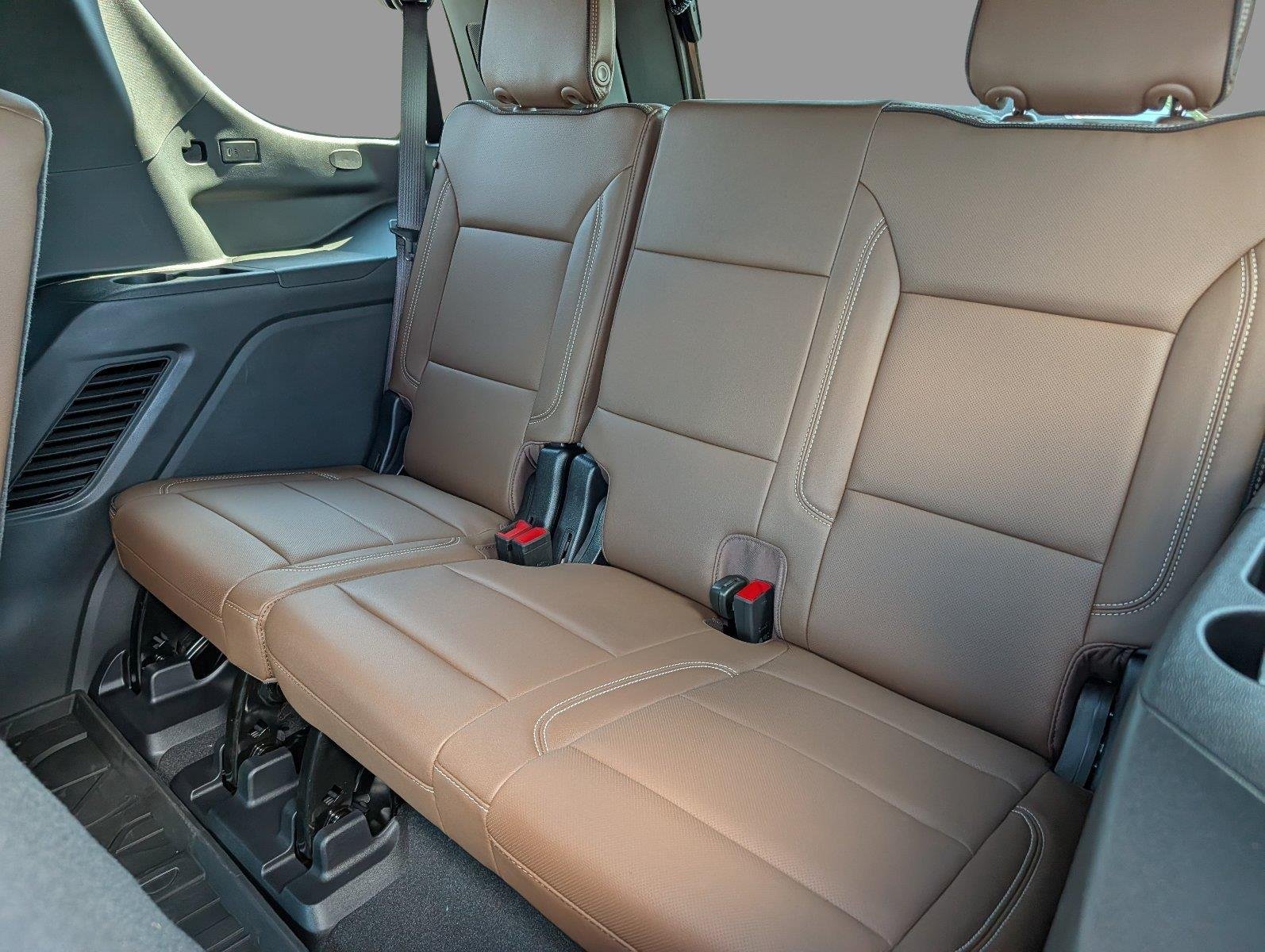 New 2026 Polar White Tricoat Chevrolet High Country image 36