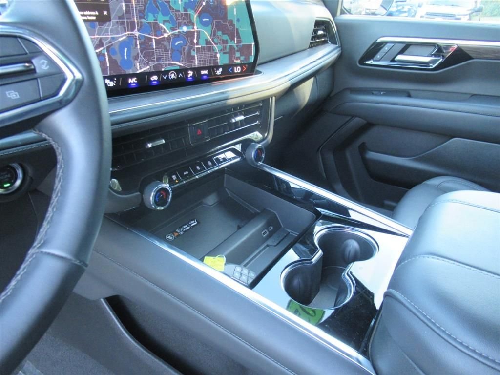 Used 2025 Gray Chevrolet Z71 image 15