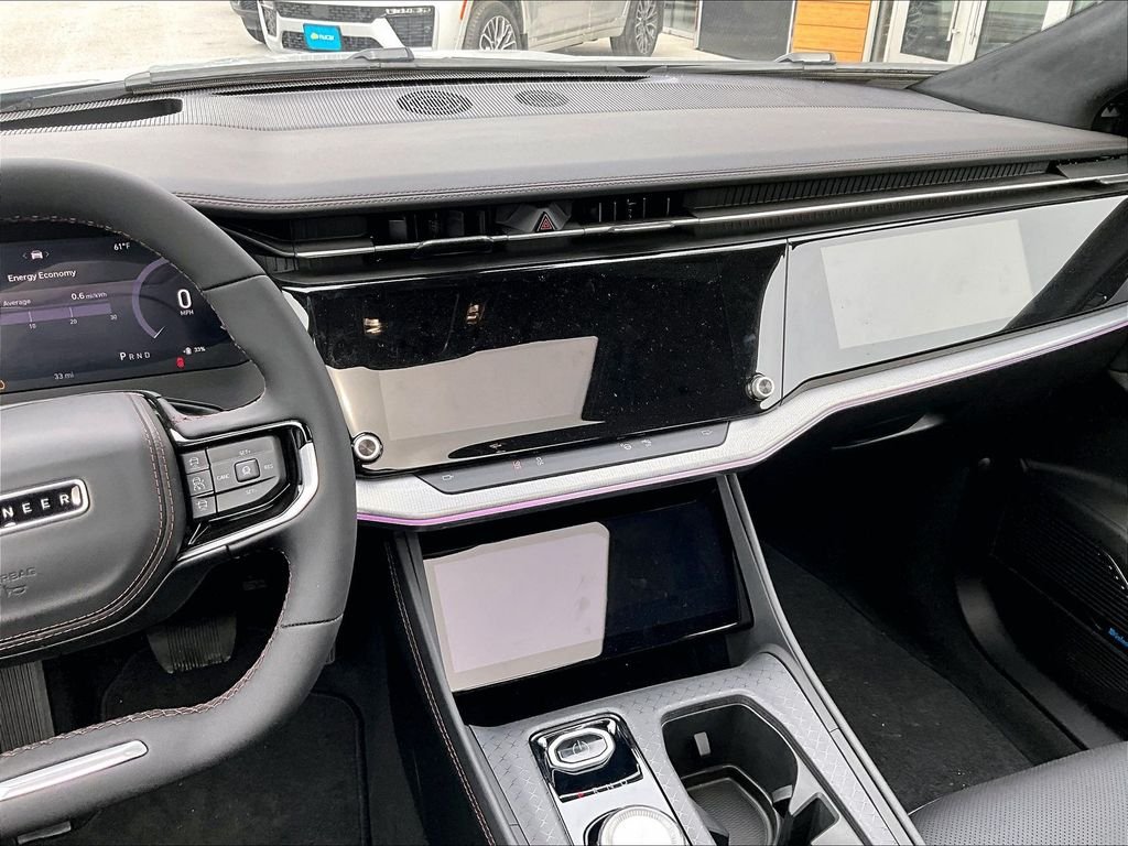 2025 Jeep Wagoneer S — photo 13