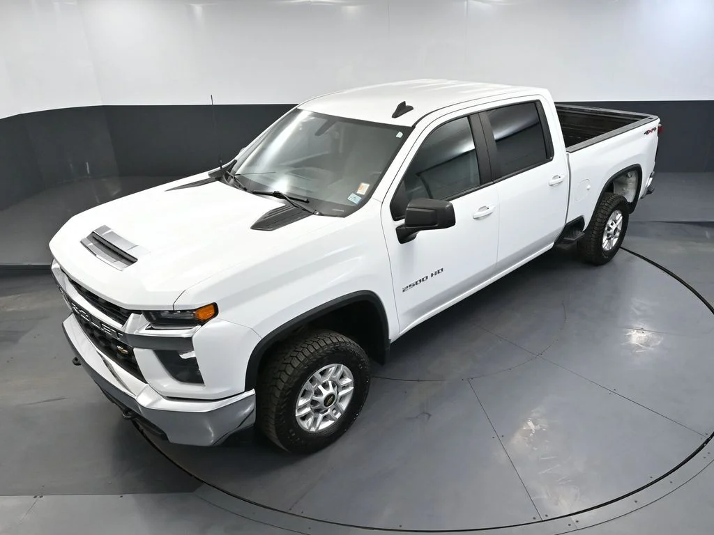 Used 2022 White Chevrolet LT image 47