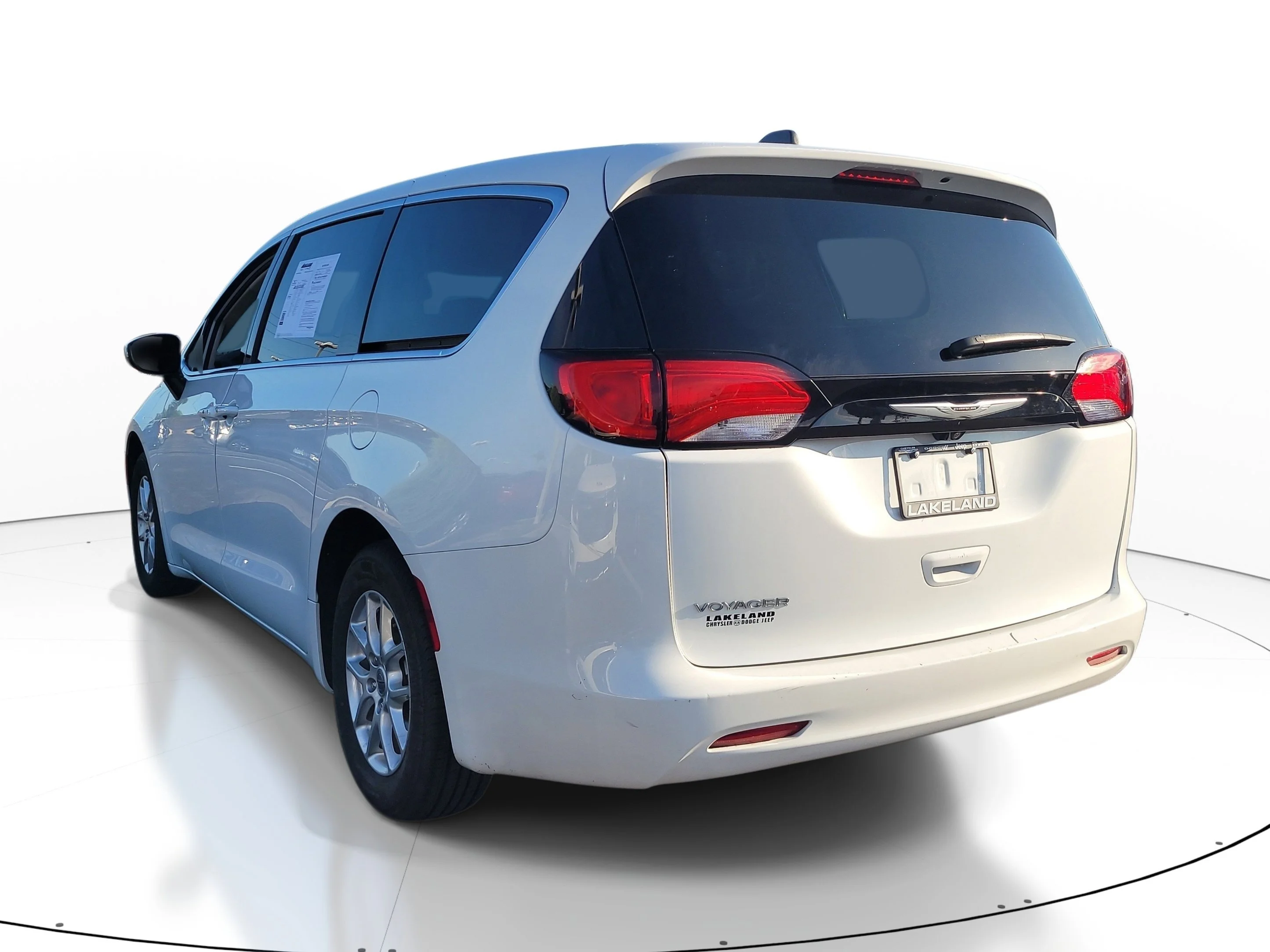 Used 2023 Bright White Clearcoat Chrysler LX image 6
