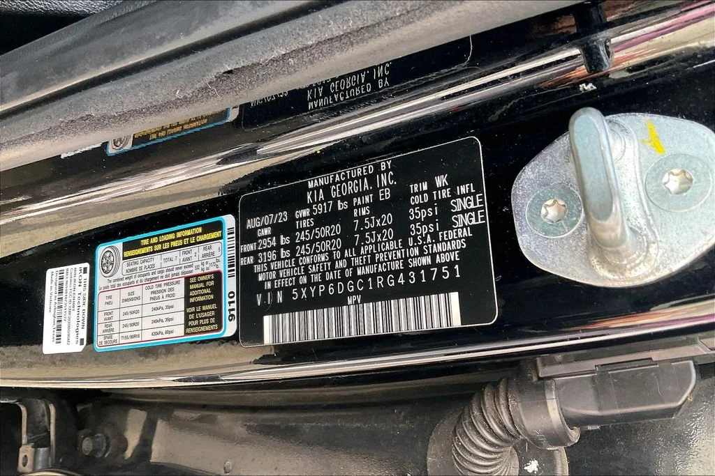 Used 2024 Black Kia S image 34