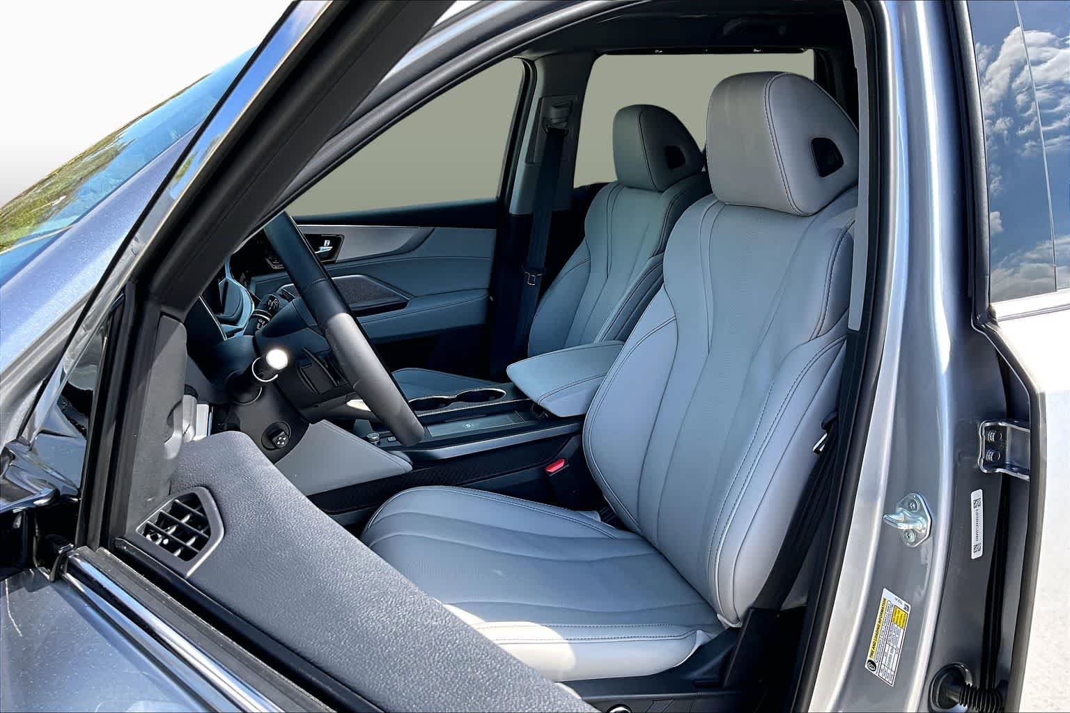 New 2026 Solar Silver Metallic Acura w/Technology Package image 9