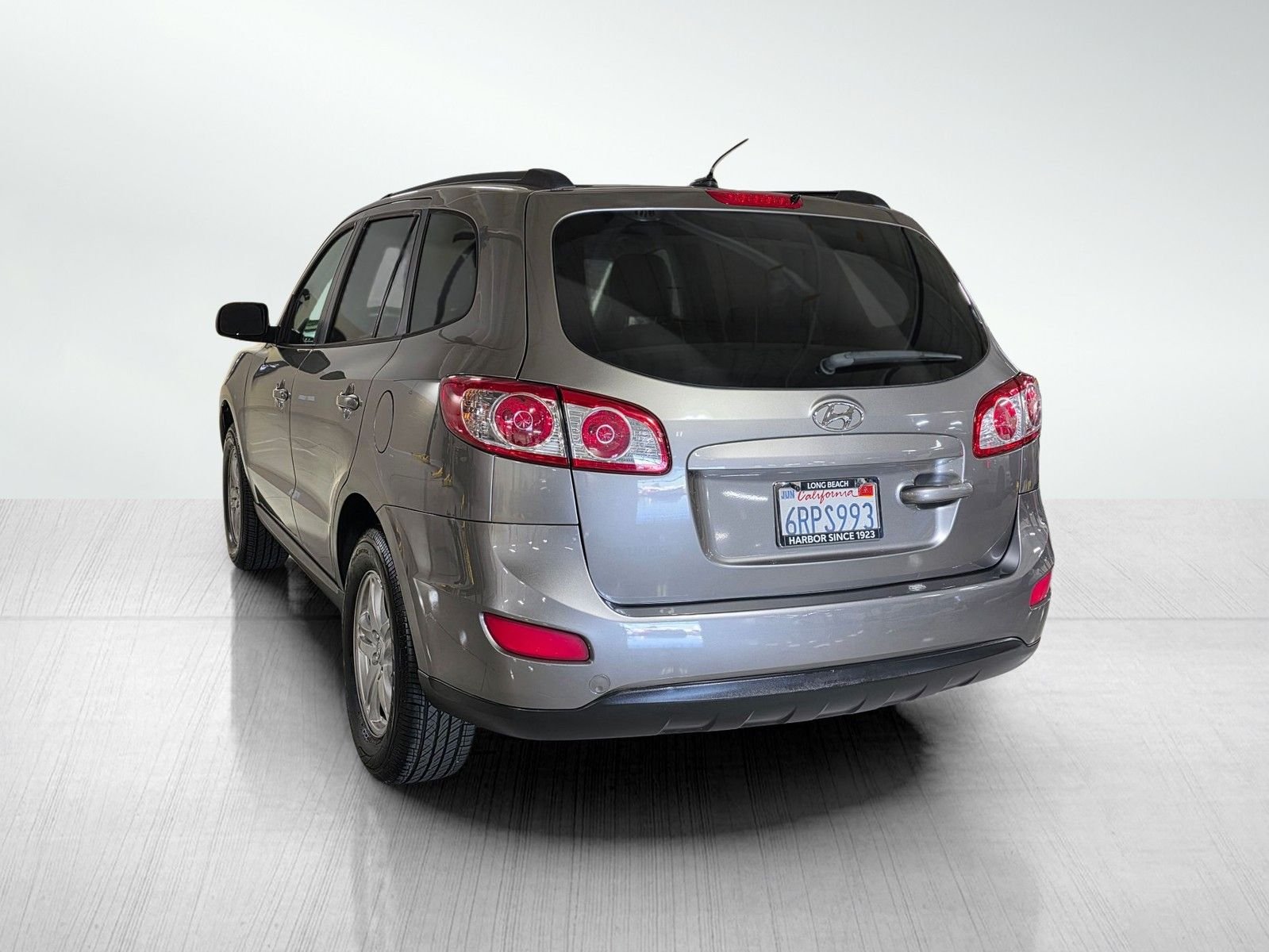 Used 2011 Mineral Gray Hyundai GLS image 5