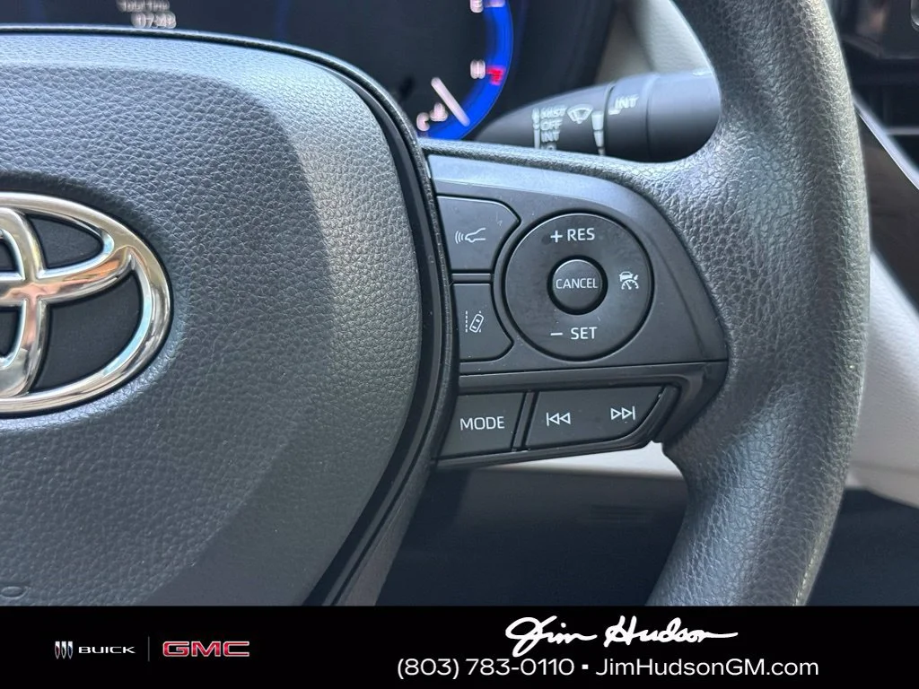 Used 2022 Off-white Toyota Hybrid LE image 26