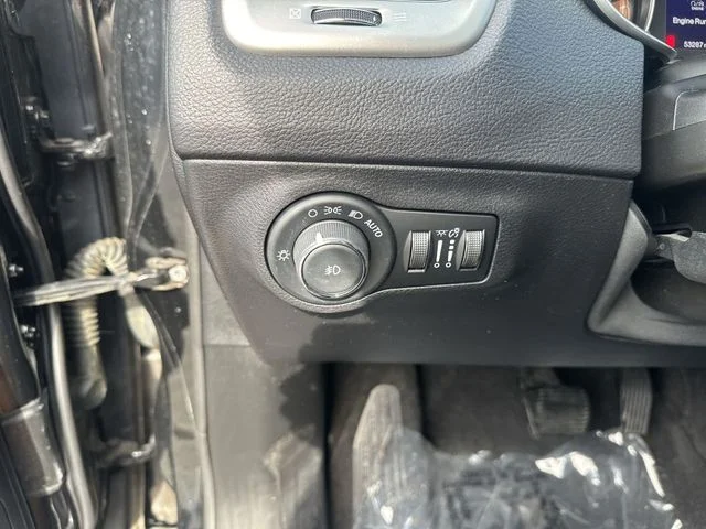 Used 2018 Black Jeep Latitude image 23