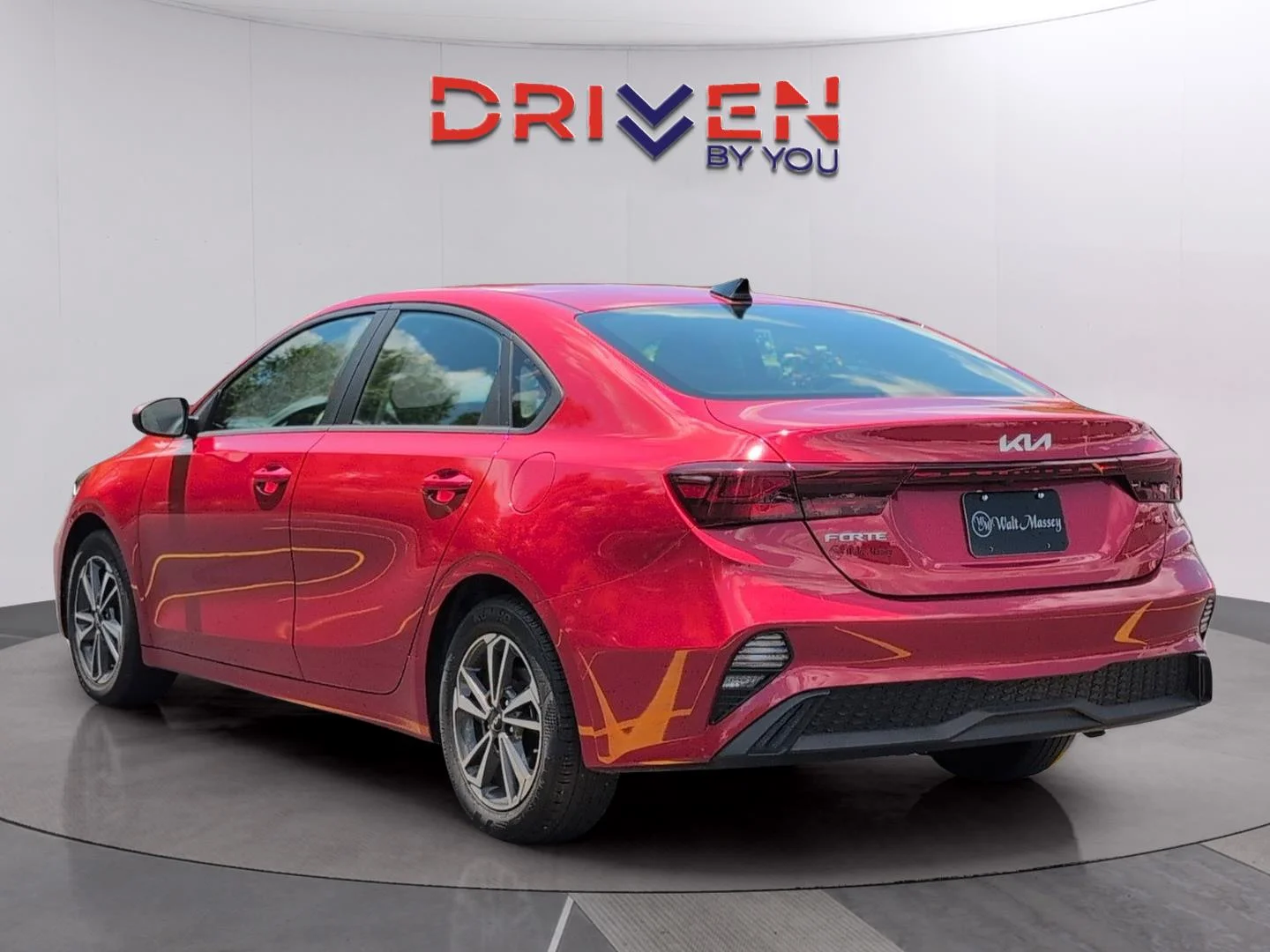 Used 2024 Currant Red Kia LXS image 3