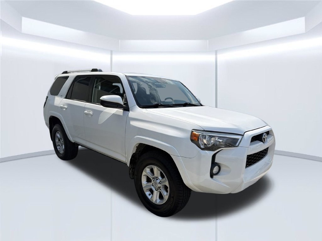 Used 2019 White Toyota SR5 image 9