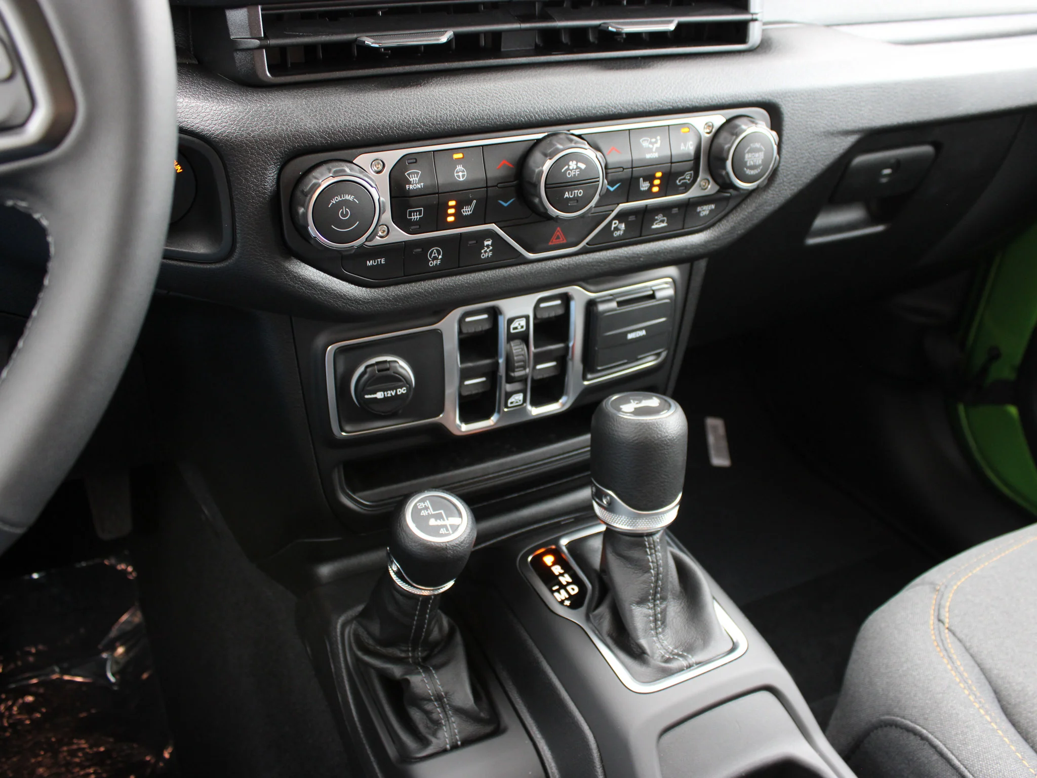 Used 2025 mojito Jeep Sport S* 4 Door 4x4, Remote Start, Heated Seats/Wheel, Alpine Audio image 19