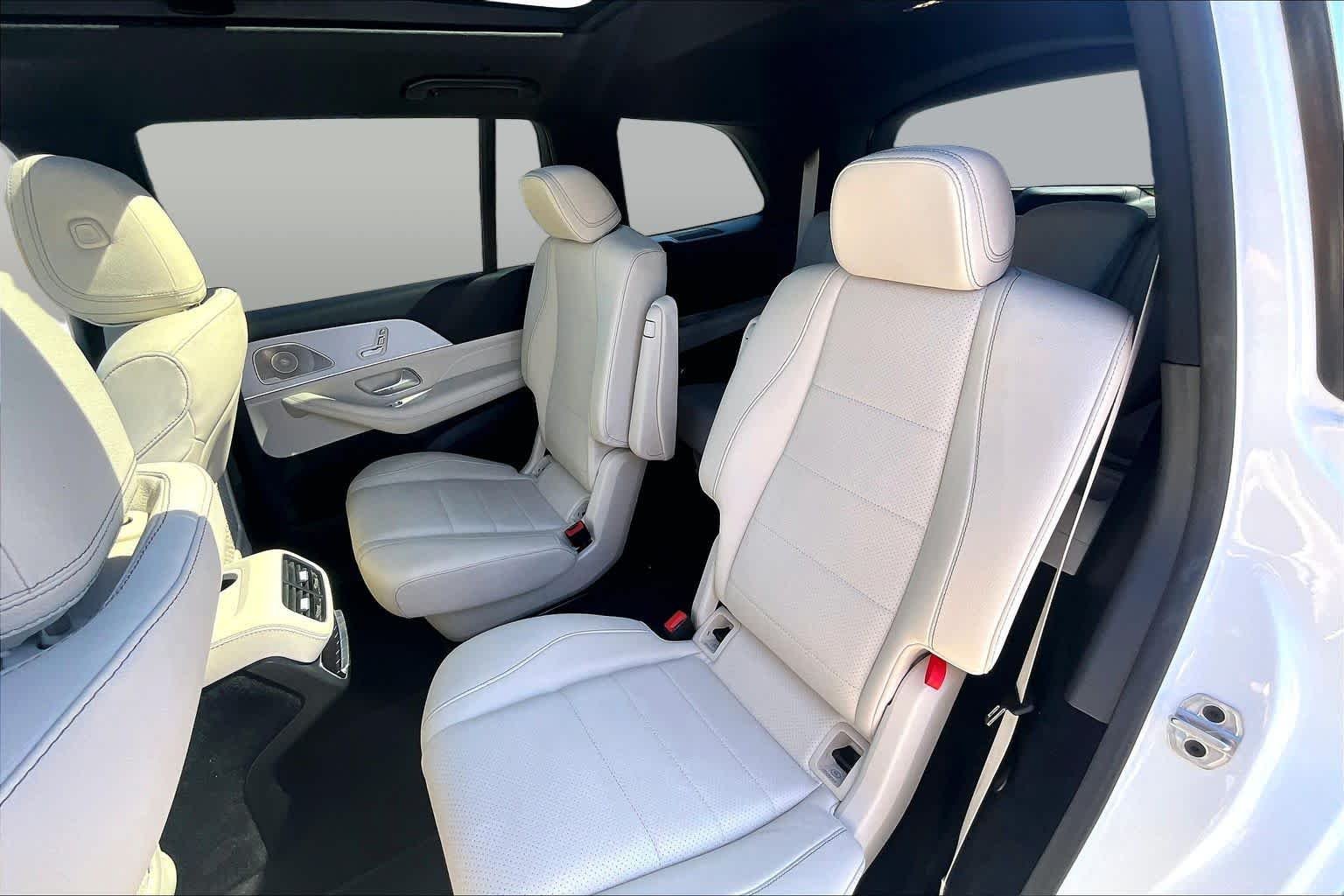 Used 2025 Polar White Mercedes-Benz GLS 450 image 21