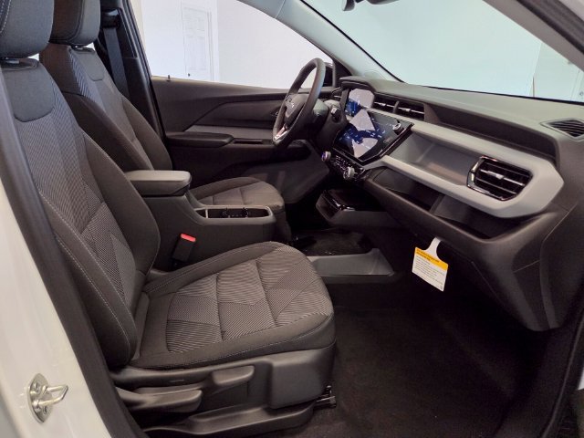 2027 Chevrolet Bolt LT - Photo 17