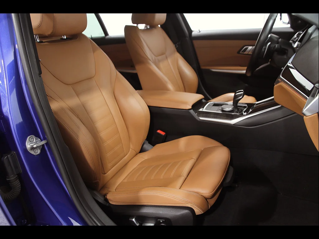 Used 2020 Portimao Blue Metallic BMW 330i xDrive image 18