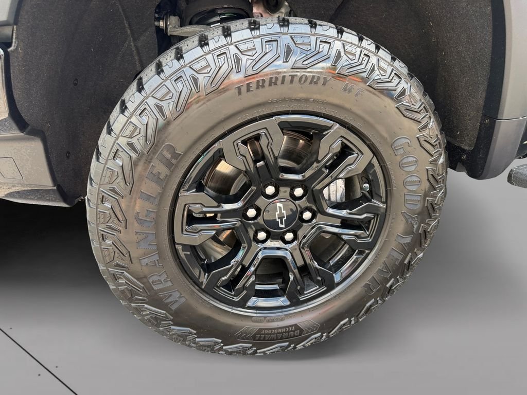 Used 2025 Black Chevrolet ZR2 image 9