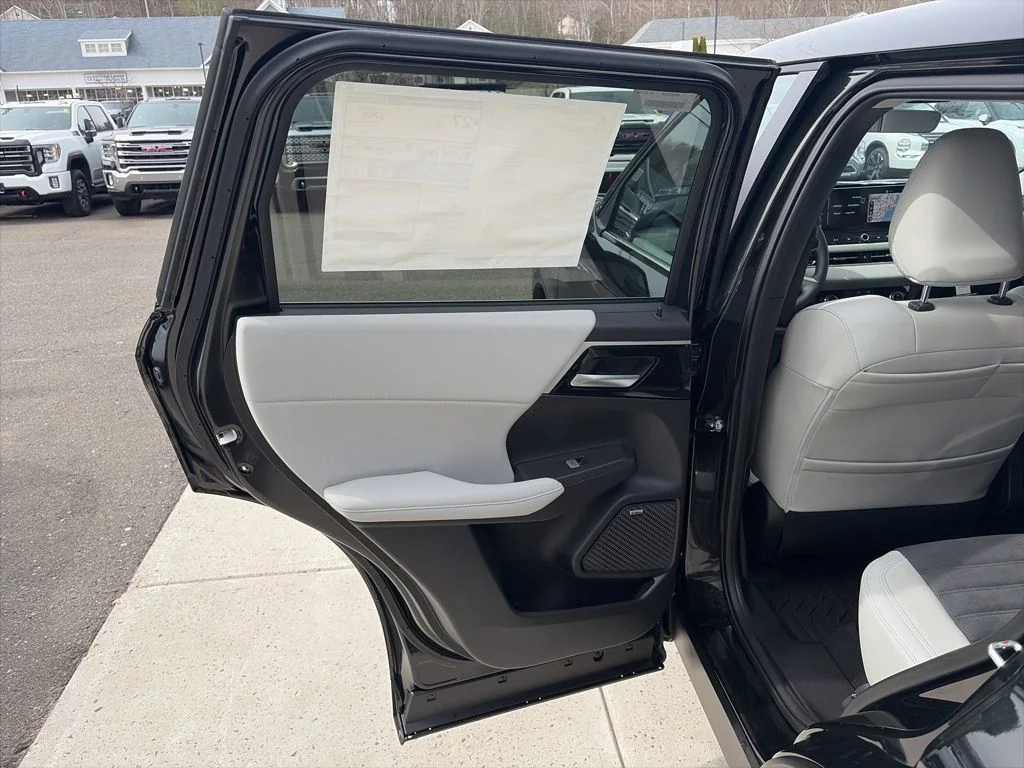 New 2026 Black Mitsubishi SE image 38