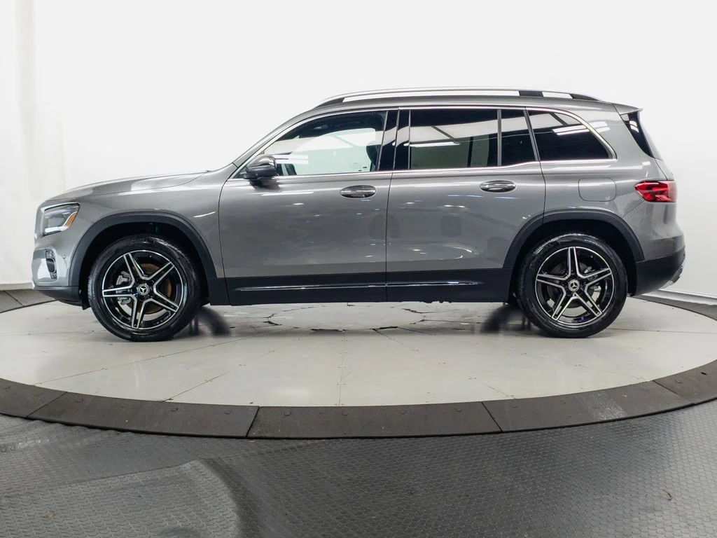 Certified Used 2026  Mercedes-Benz GLB 250 image 4