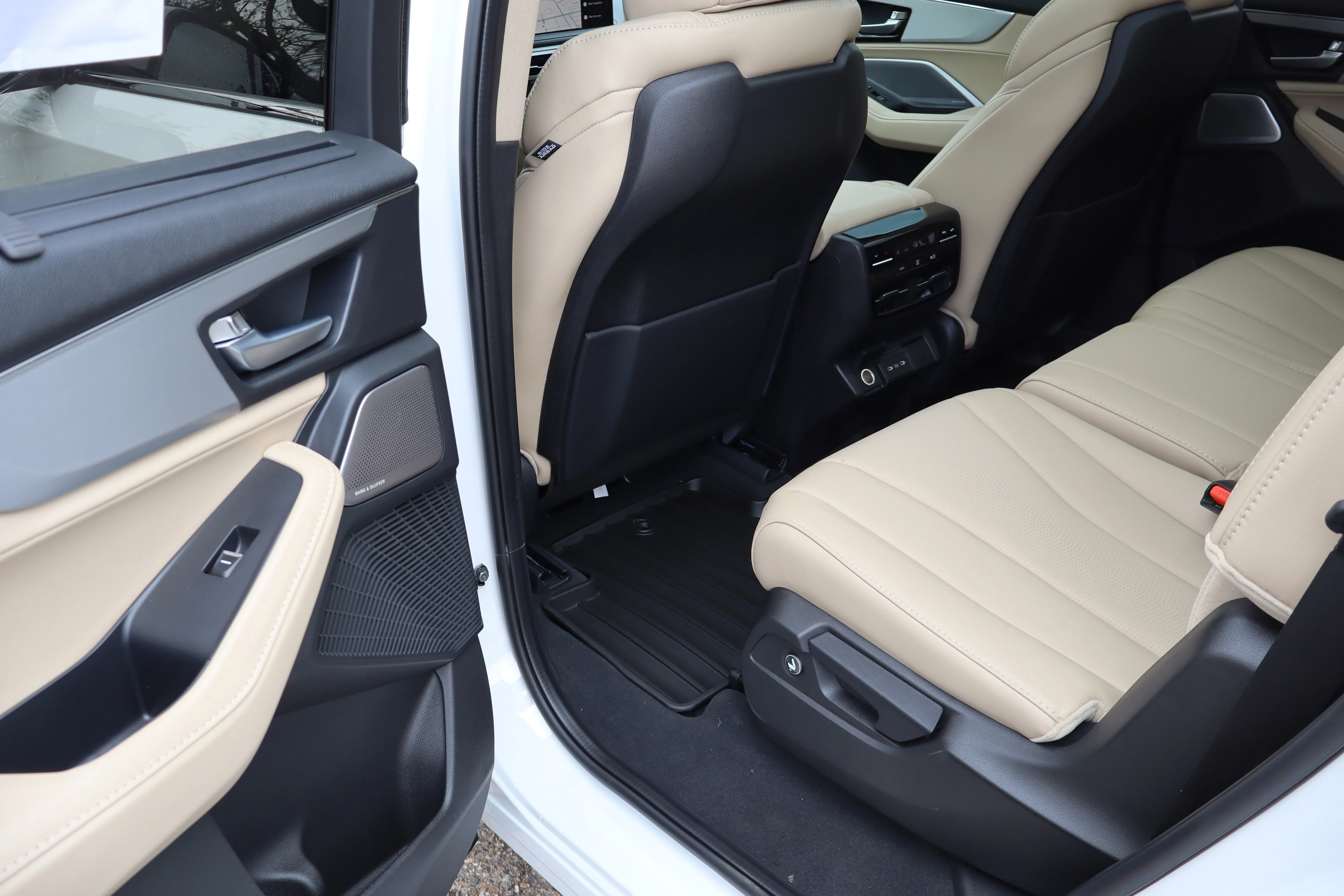 New 2026 Platinum White Pearl Acura w/Technology Package image 26