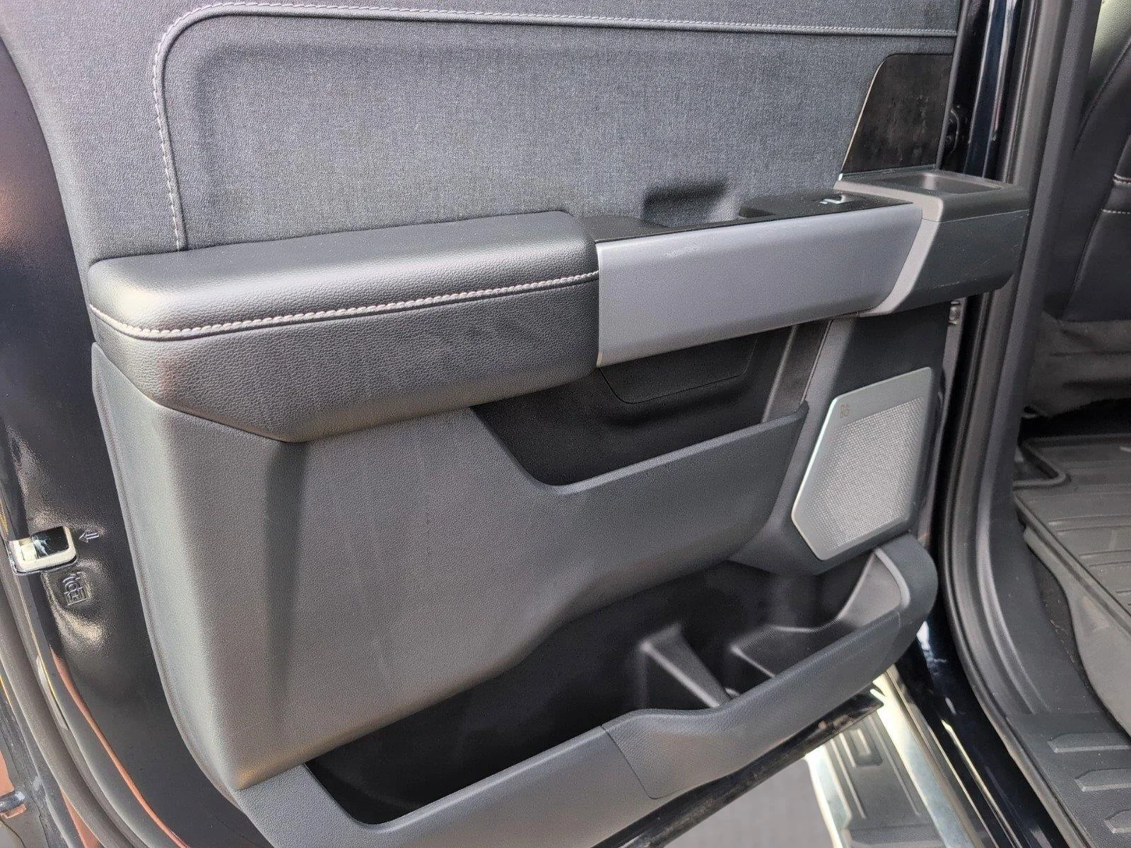 Used 2023 Antimatter Blue Ford LARIAT image 35