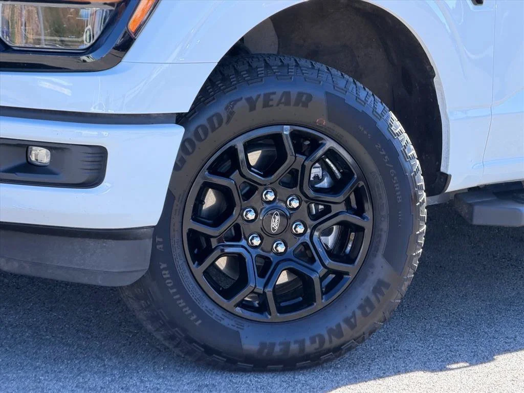 Used 2025 White Ford XLT image 28