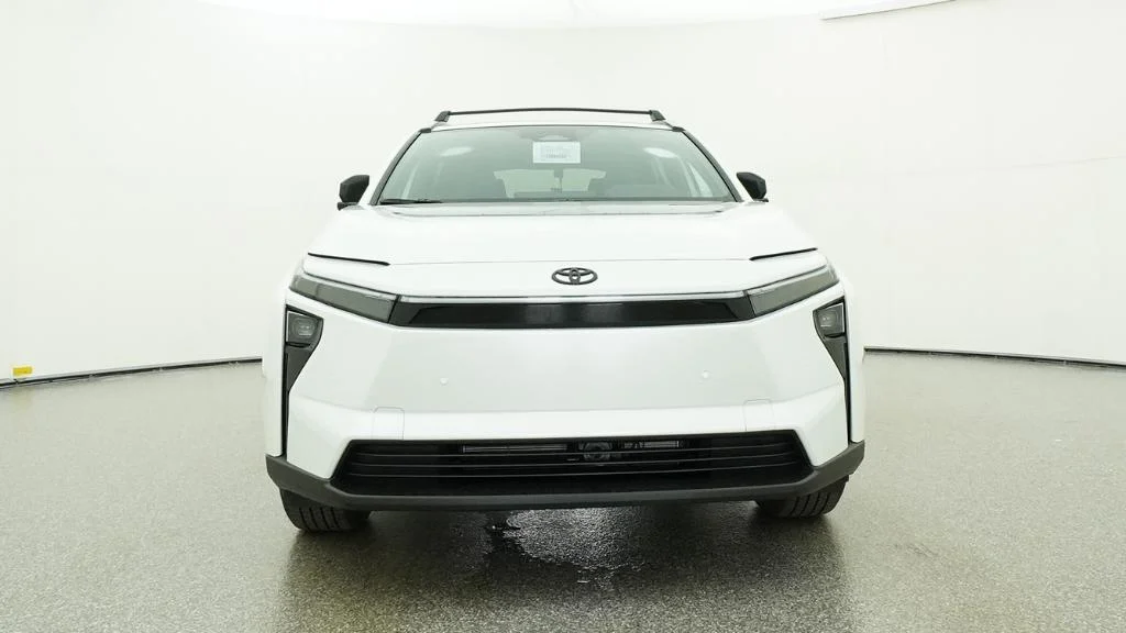 New 2026 Wind Chill Pearl Toyota XLE image 8