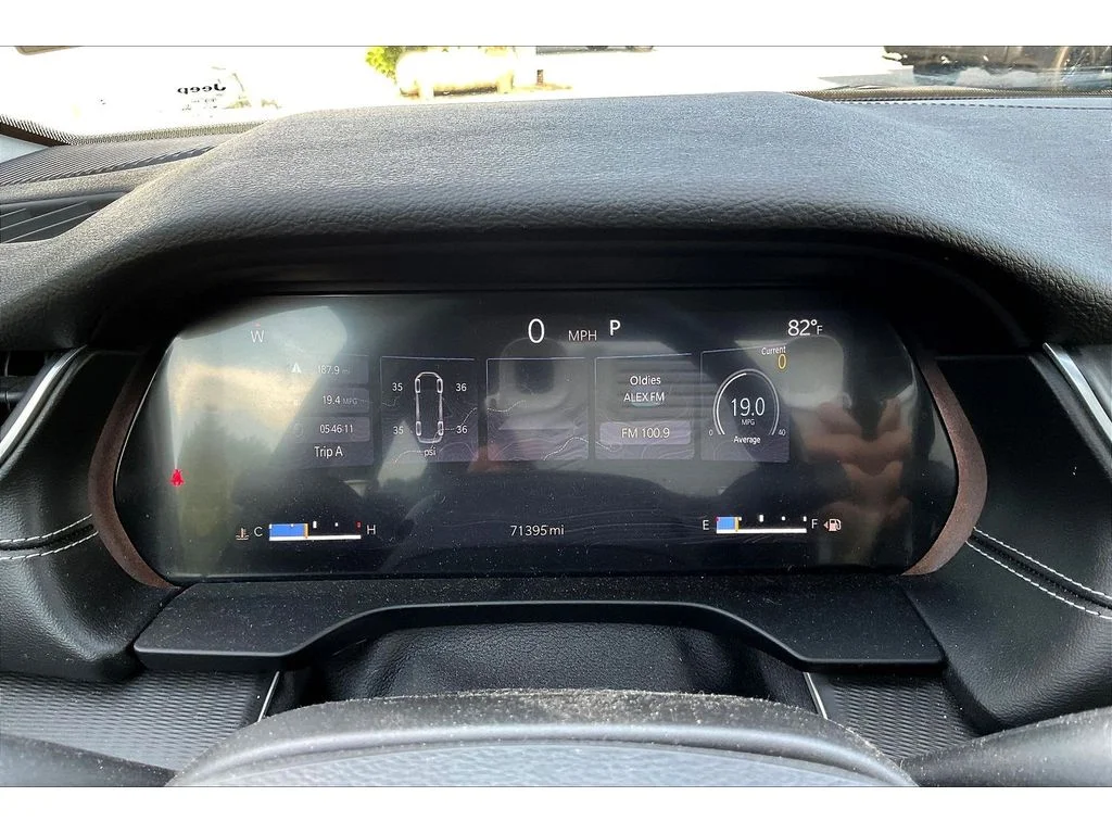 Used 2023 Gray Jeep Laredo image 13